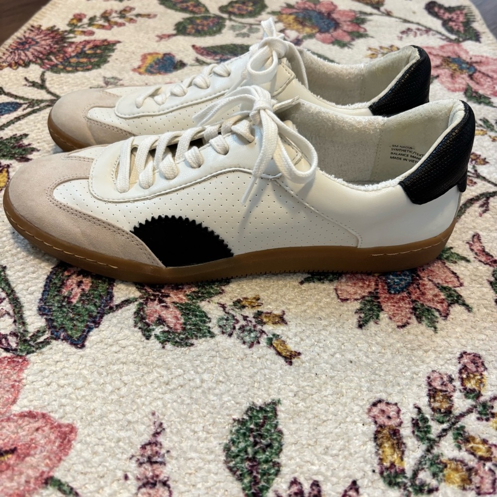 Dolce Vita Black and White Sneakers - Picture 6 of 12